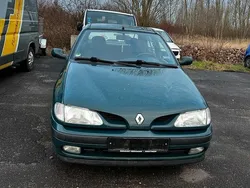 Grün Gebraucht 1997 Renault Mégane Kleinwagen | 900 € (Guter Preis)