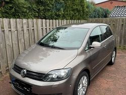 Braun Gebraucht 2013 VW Golf Sportsvan Life Van / Kleinbus | 6.499 €