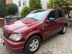 Rot Gebraucht 2001 Mercedes ML270 SUV | 5.700 €