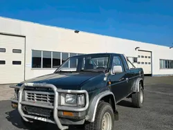 Grün Gebraucht 1988 Nissan King SUV | 3.850 €