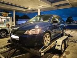 Blau Gebraucht 2015 Skoda Fabia Kleinwagen | 3.400 €
