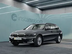 Schwarz Gebraucht 2022 BMW 320 Luxury Line Kombi | 30.400 € (Guter Preis)