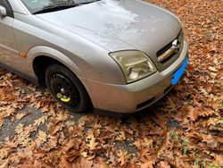Grau Gebraucht 2001 Opel Vectra Limousine | 1.400 €