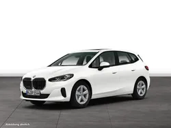 Weiß Gebraucht 2024 BMW 218 Active Tourer Van / Kleinbus | 33.155 € (Fairer Preis)