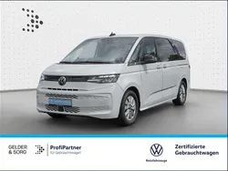 Weiß Gebraucht 2024 VW Multivan Basis Van / Kleinbus | 52.990 € (Guter Preis)