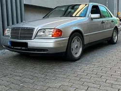 Silber Gebraucht 1993 Mercedes C280 Limousine | 6.500 €