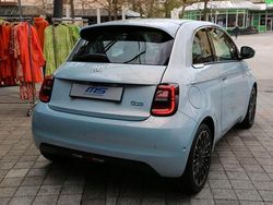 Blau Gebraucht 2022 Fiat 500e La Prima Limousine | 22.950 € (Etwas zu teuer)