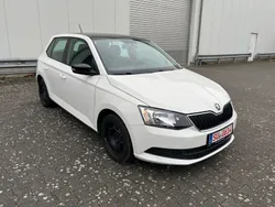 Weiß Gebraucht 2017 Skoda Fabia Active Limousine | 6.600 € (Fairer Preis)