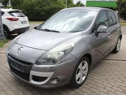 Grau Gebraucht 2009 Renault Scénic III Dynamique Van / Kleinbus | 2.999 € (Guter Preis)