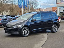 Deep black perleffekt Gebraucht 2024 VW Touran Comfortline Van / Kleinbus | 34.890 € (Etwas zu teuer)