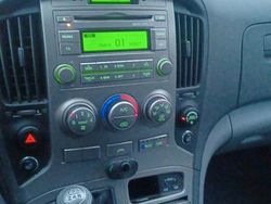 Schwarz Gebraucht 2011 Hyundai H-1 Van / Kleinbus | 8.800 € (Teuer)