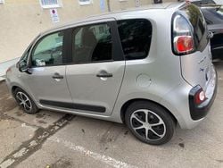 Grau Gebraucht 2010 Citroën C3 Picasso Tendance Van / Kleinbus | 2.850 € (Fairer Preis)