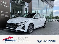 Weiß Neu 2025 Hyundai i20 Trend Limousine | 19.490 € (Guter Preis)