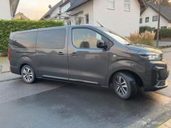 Grau Gebraucht 2024 Citroën Spacetourer Van / Kleinbus | 42.800 € (Etwas zu teuer)