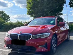 Rot Gebraucht 2022 BMW 320 Shadowline Kombi | 35.000 € (Fairer Preis)