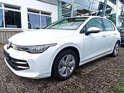 Weiß Gebraucht 2024 VW Golf VIII Life Limousine | 25.725 € (Fairer Preis)