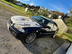 Blau Gebraucht 2001 BMW 330 Limousine | 2.500 € (Superpreis)