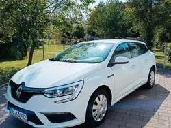Weiß Gebraucht 2019 Renault Mégane IV Life Limousine | 11.000 € (Guter Preis)
