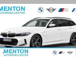 Weiß Gebraucht 2025 BMW 330e Shadowline Kombi | 48.990 € (Teuer)