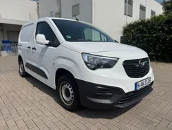 Weiß Gebraucht 2020 Opel Combo Edition Van / Kleinbus | 9.999 € (Superpreis)