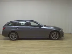Grau Gebraucht 2021 BMW 320 Sport Line Kombi | 20.980 € (Superpreis)