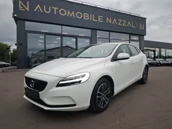 Weiß Gebraucht 2019 Volvo V40 Momentum Kombi | 13.990 € (Etwas zu teuer)