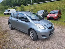 Silber Gebraucht 2010 Toyota Yaris Cool Kleinwagen | 3.850 € (Fairer Preis)