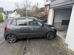 Grau Gebraucht 2012 Hyundai i10 Kleinwagen | 4.600 € (Fairer Preis)