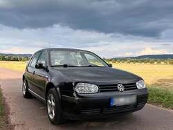Schwarz Gebraucht 2000 VW Golf IV Kleinwagen | 800 € (Fairer Preis)