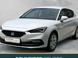 Weiss Gebraucht 2022 Seat Leon Style Limousine | 18.990 € (Fairer Preis)