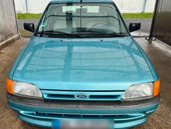 Blau Gebraucht 1991 Ford Escort Ghia Kleinwagen | 1.499 €