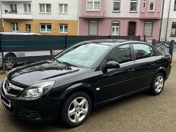 Schwarz Gebraucht 2009 Opel Vectra Edition+ Limousine | 3.400 € (Etwas zu teuer)