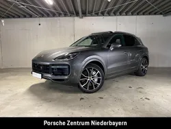 Grau Gebraucht 2018 Porsche Cayenne Turbo SUV | 75.900 € (Fairer Preis)