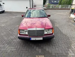 Rot Gebraucht 1992 Mercedes E300 Coupé | 11.900 €