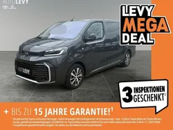 Grau Gebraucht 2024 Toyota Proace Verso Team Kombi | 40.990 € (Fairer Preis)