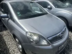 Silber Gebraucht 2008 Opel Zafira Van / Kleinbus | 1.900 € (Guter Preis)