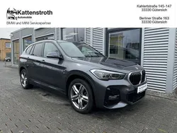Mineralgrau (metallic) Gebraucht 2021 BMW X1 M Sport SUV | 26.990 € (Guter Preis)