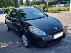 Schwarz Gebraucht 2011 Renault Clio III Kleinwagen | 2.600 €