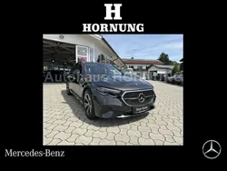 Grau Gebraucht 2024 Mercedes E220 Avantgarde Kombi | 53.900 €