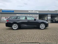 Schwarz Gebraucht 2024 Skoda Octavia Selection Kombi | 33.980 € (Fairer Preis)