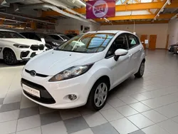 Weiß Gebraucht 2012 Ford Fiesta Champions Edition Kleinwagen | 2.990 € (Guter Preis)