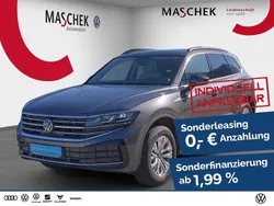 Siliziumgrau Gebraucht 2024 VW Touareg Elegance SUV | 60.840 € (Fairer Preis)
