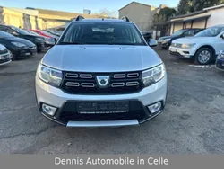 Grau Gebraucht 2017 Dacia Sandero Celebration Kleinwagen | 7.490 € (Fairer Preis)