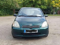Grün Gebraucht 2000 Toyota Yaris Luna Limousine | 1.499 € (Fairer Preis)