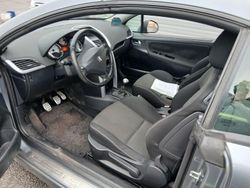 Grau Gebraucht 2008 Peugeot 207 CC Sport Cabrio | 2.200 € (Fairer Preis)