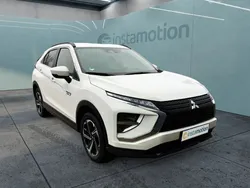 Weiß Gebraucht 2022 Mitsubishi Eclipse Cross Basis SUV | 24.600 € (Fairer Preis)