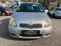 Grau Gebraucht 2004 Toyota Yaris Limousine | 1.450 € (Fairer Preis)