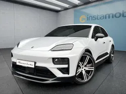 Grau Gebraucht 2025 Porsche Macan Turbo SUV | 119.399 € (Guter Preis)