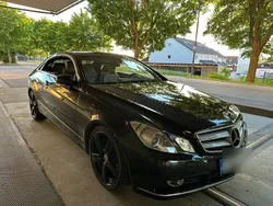 Schwarz Gebraucht 2011 Mercedes E350 Coupé | 16.500 € (Fairer Preis)