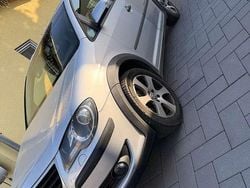 Silber Gebraucht 2007 VW Touran Cross Van / Kleinbus | 6.300 € (Fairer Preis)